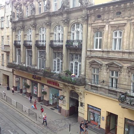 Apartments On Doroshenka 19 Lviv Bagian luar foto