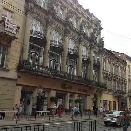 Apartments On Doroshenka 19 Lviv Bagian luar foto