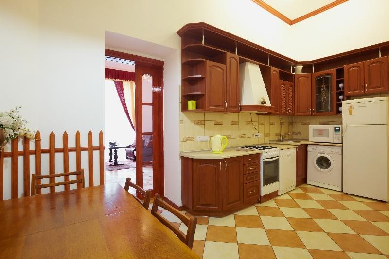 Apartments On Doroshenka 19 Lviv Bagian luar foto