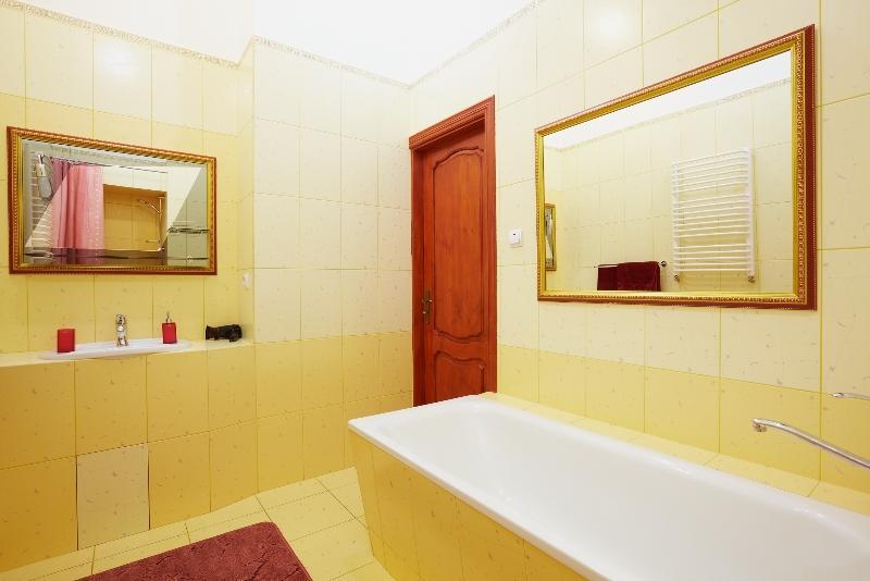 Apartments On Doroshenka 19 Lviv Bagian luar foto