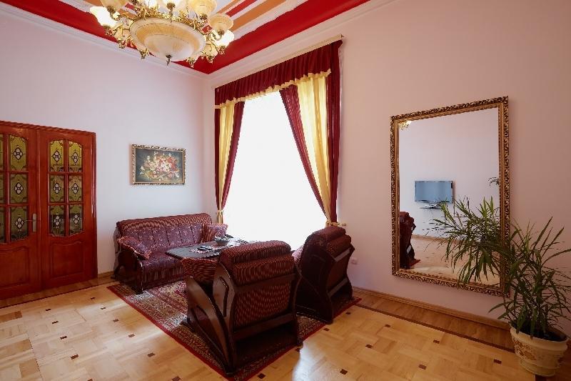 Apartments On Doroshenka 19 Lviv Bagian luar foto